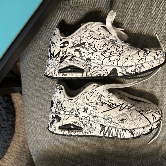 Sketchers VEXX UNO tennis shoes. - Picture 4 of 7